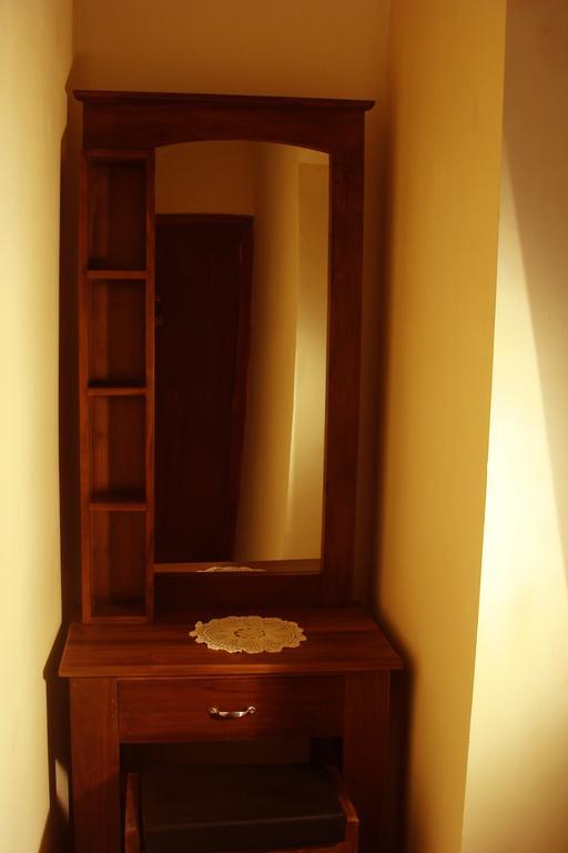 Sugandi Inn Kochchikade Kültér fotó