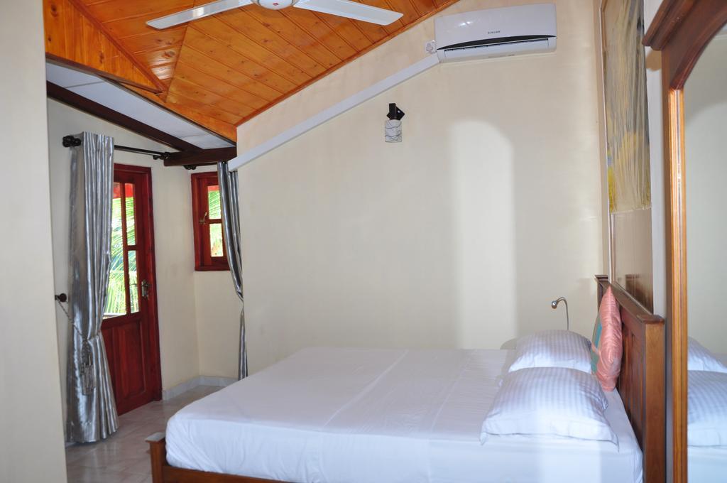Sugandi Inn Kochchikade Kültér fotó