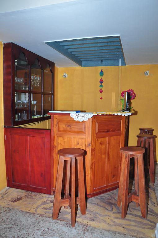 Sugandi Inn Kochchikade Kültér fotó