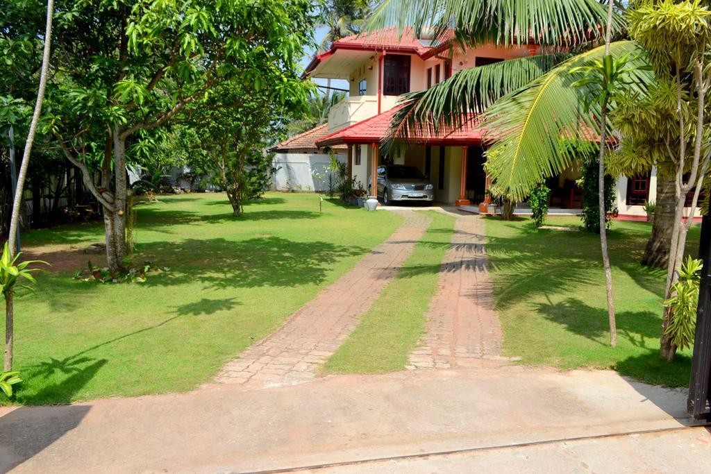 Sugandi Inn Kochchikade Kültér fotó